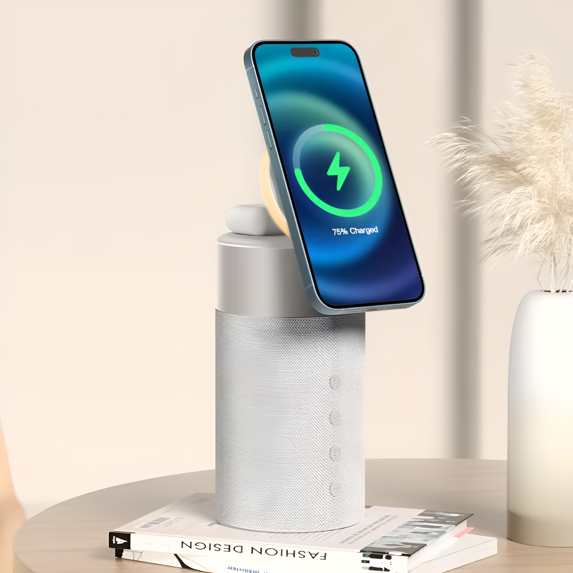 chargeur sans fil avec haut-parleur bluetooth et lampe intégrée avec un téléphone portable et écouteurs en charge